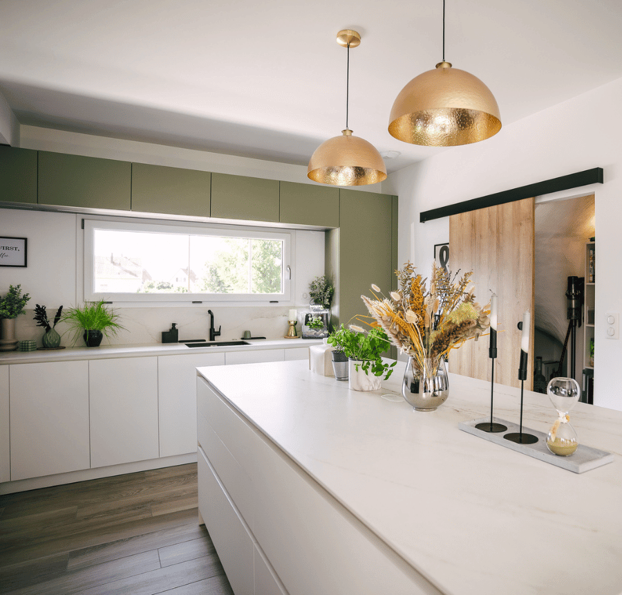 cuisine avec ilot central et cellier