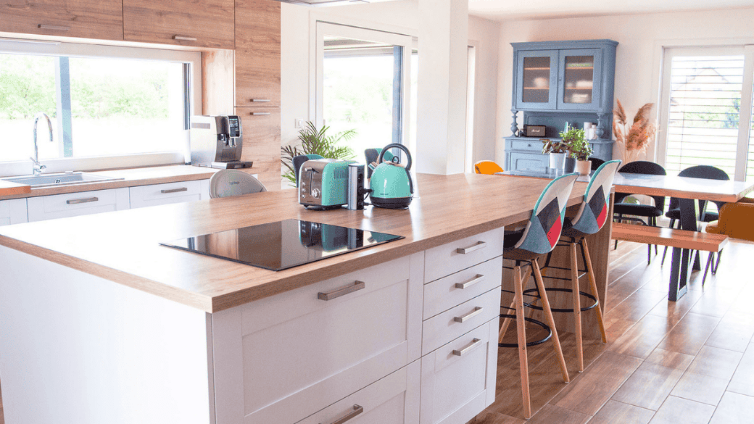 cuisine moderne et design avec lumiere naturelle