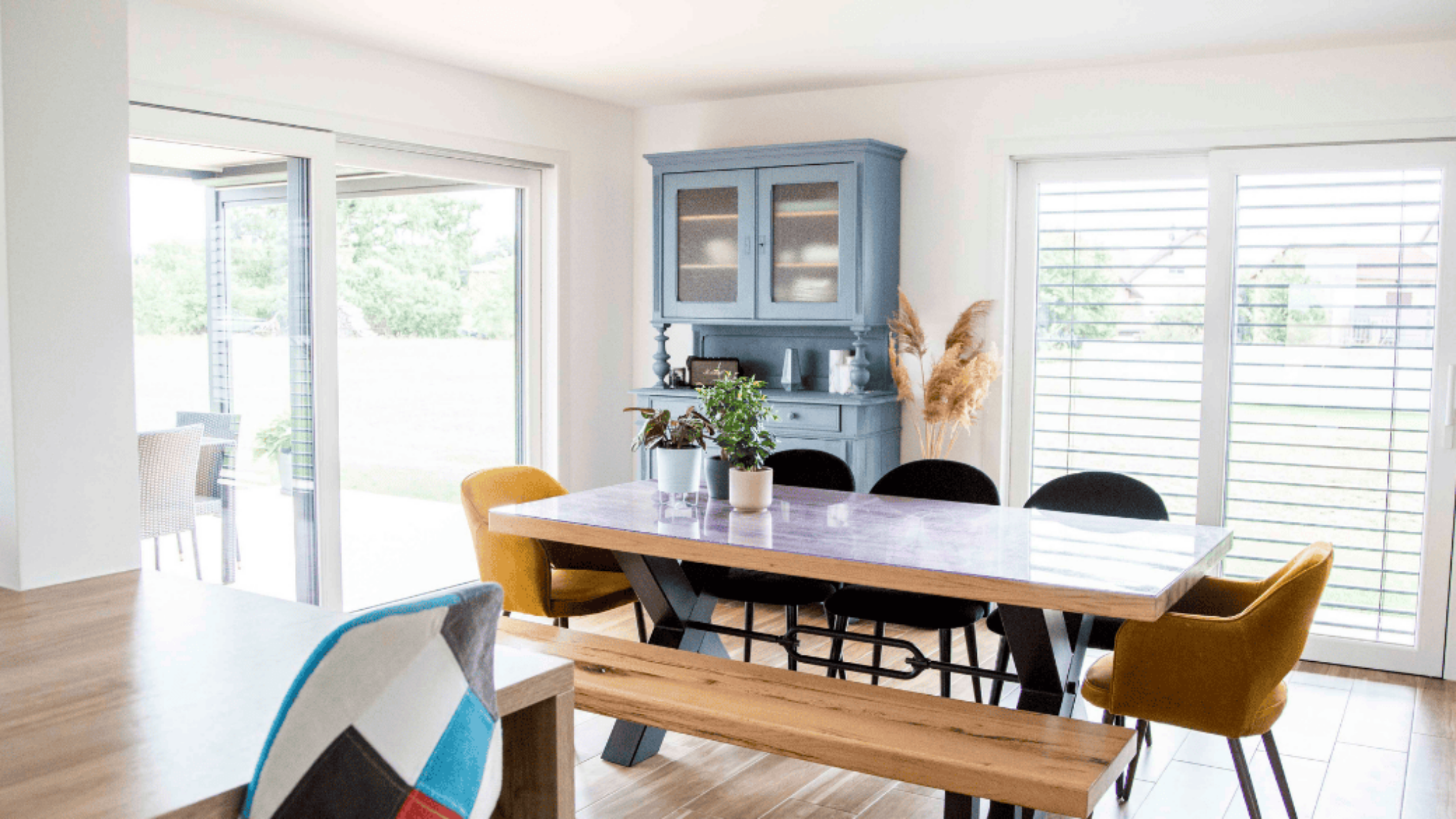 piece de vie moderne et lumineuse